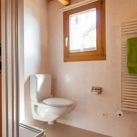 シャレー Kira Mit Hotpot *