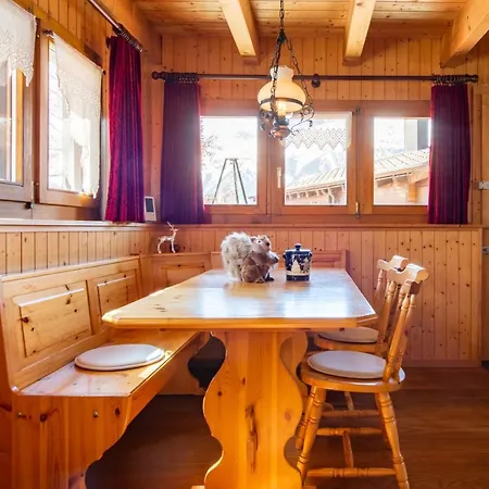 Kira Mit Hotpot Chalet *